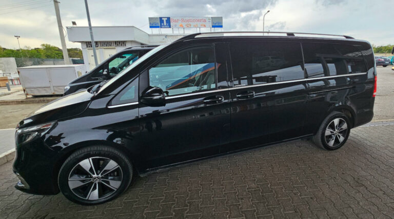 Mercedes-Benz Classe V, minivan a 7 posti, esterno sinistro