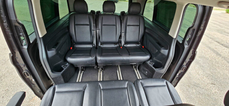 Minivan Mercedes-Benz Vito 8 posti, dettaglio lato passeggero