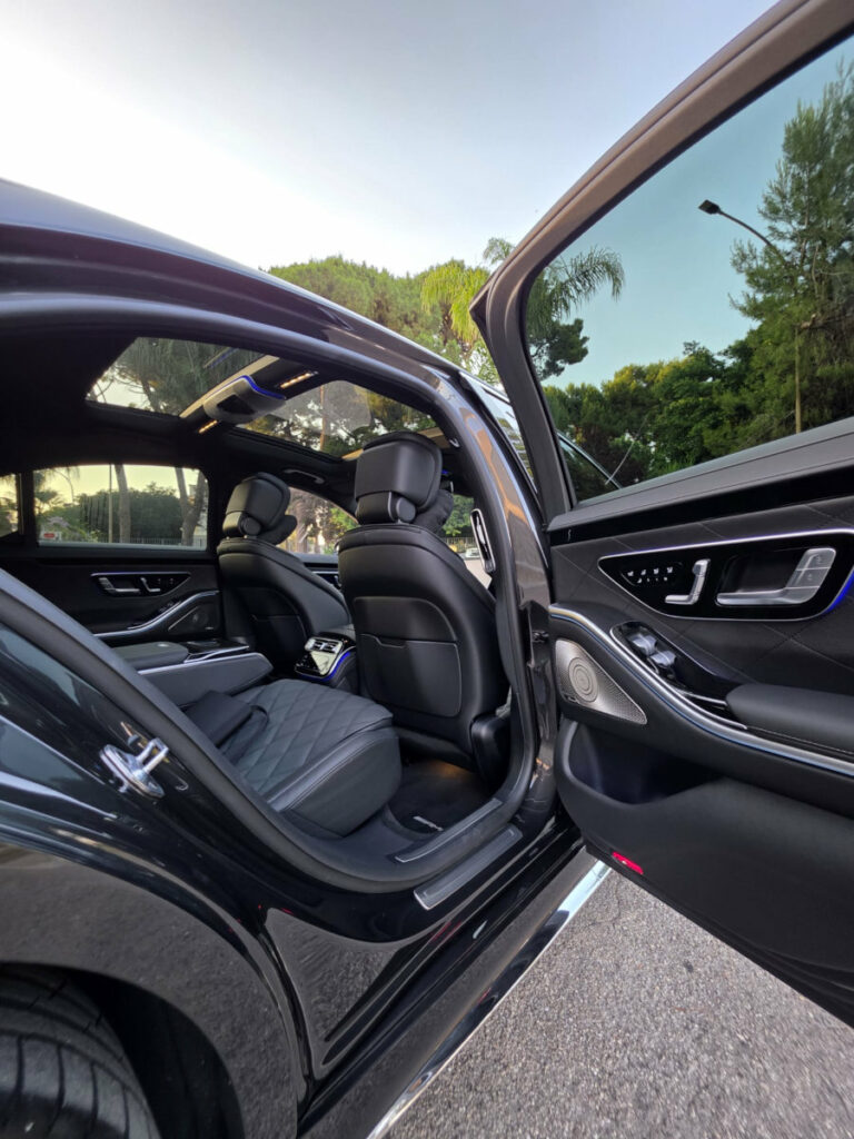 Mercedes-Benz Classe S, ingresso posteriore destro