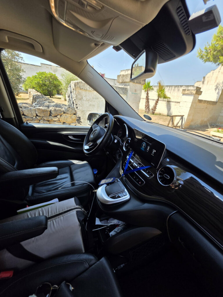 Minivan Mercedes-Benz Classe V, dettaglio interni anteriore
